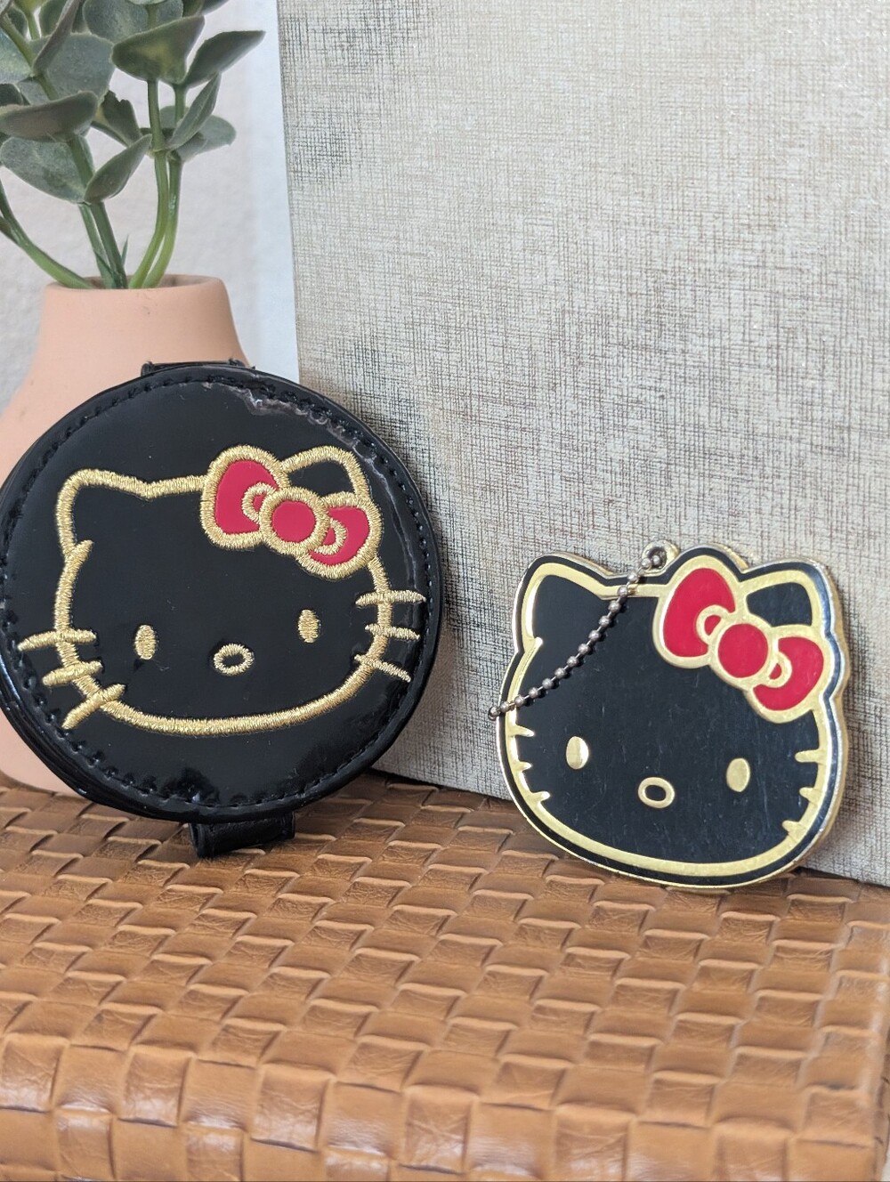 Hello Kitty Black & Gold Mirror + Keychain/Bag Charm